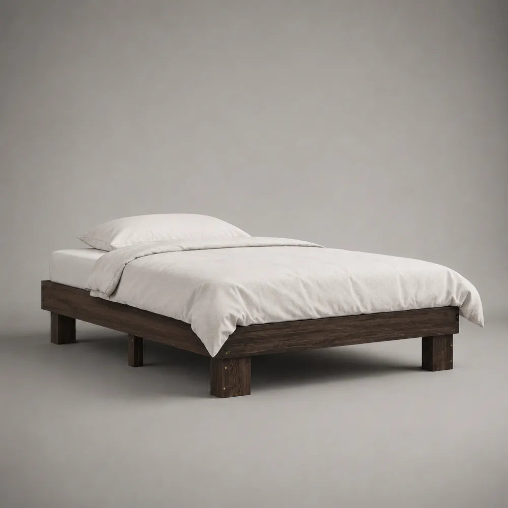 Letto matrimoniale 160 x 200 cm senza testiera struttura in legno massello tinta noce scuro con base rinforzata e gambe quadrate