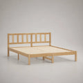 Letto matrimoniale 160 x 200 cm in legno massello di pino naturale con testiera a doghe e rete a doghe